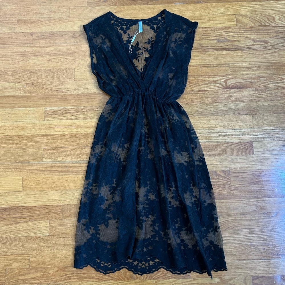 Lace Cover-Up - Picture 4 of 12
